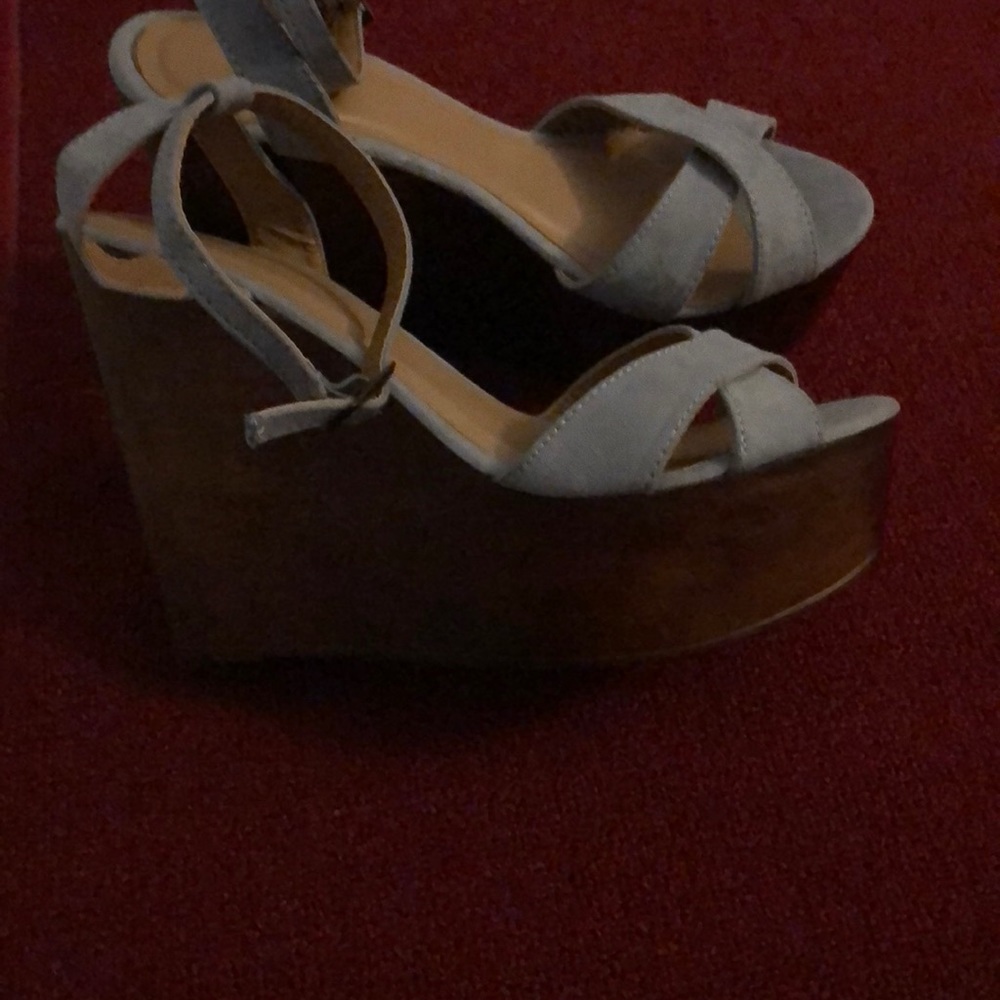 Powder Blue Fun Platforms - Picture 3 of 3